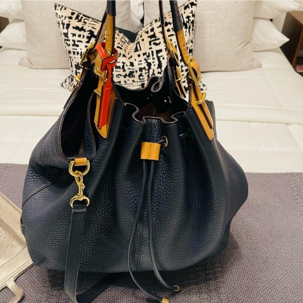 AUTHENTIC COACH LEGACY NAVY PEBBLE LEATHER DRAWSTRING SHOULDER BAG #25306